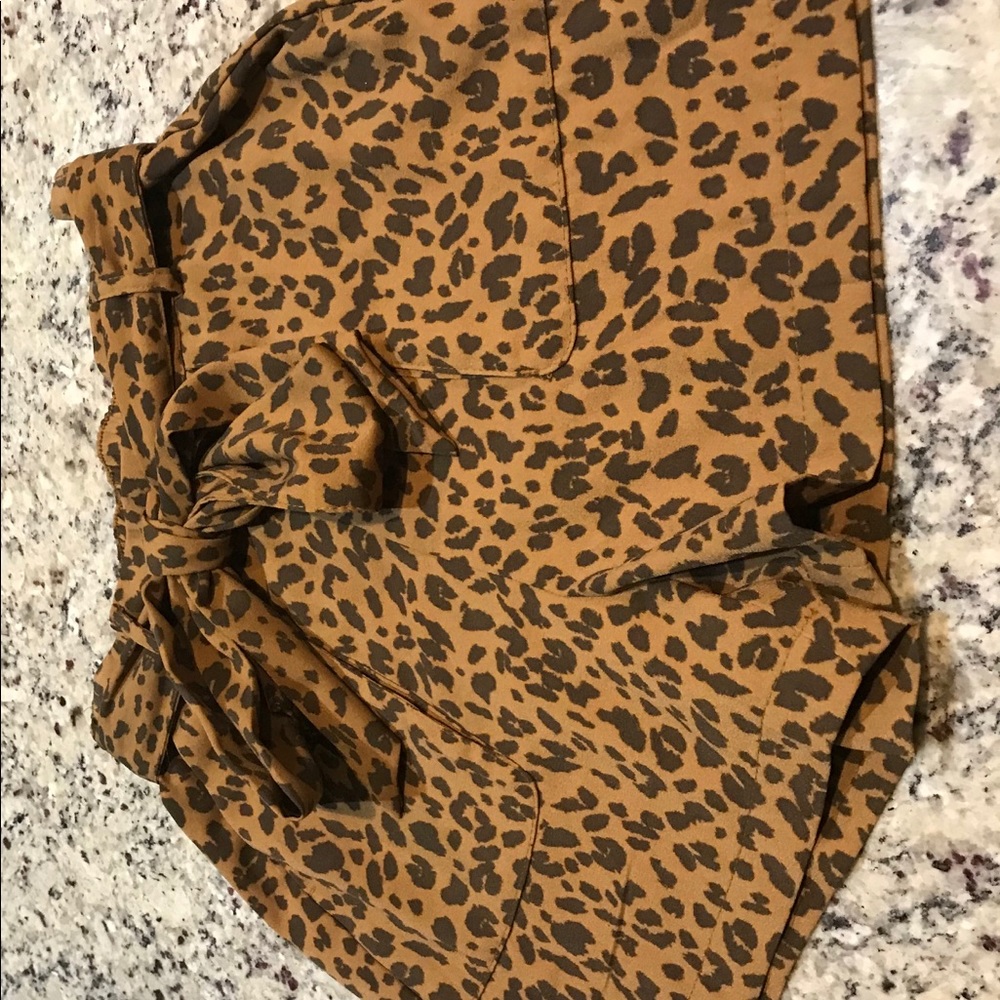 NWOT Gorgeous, leopard paper bag 5”leopard shorts.